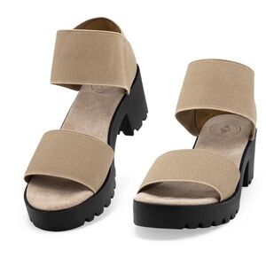 Charleston Shoe Co Monterey lug sole sandal size 6 in Tan /Linen